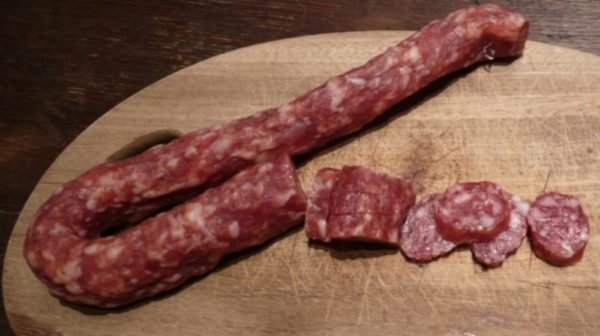 drentse kosterworst gesneden