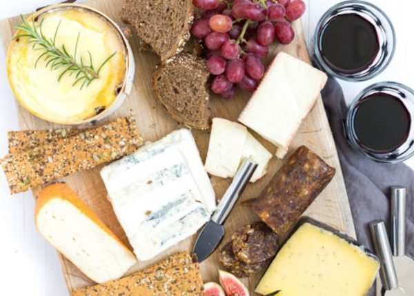 Vijgenbrood met amandel 3 kaasklank met vijgenbrood met amandel