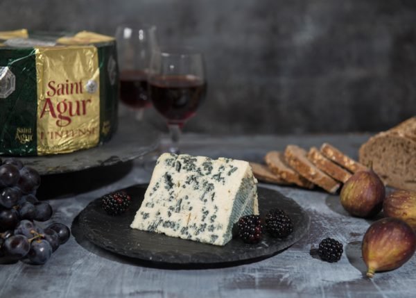 Saint Agur 3 saint agur op bord
